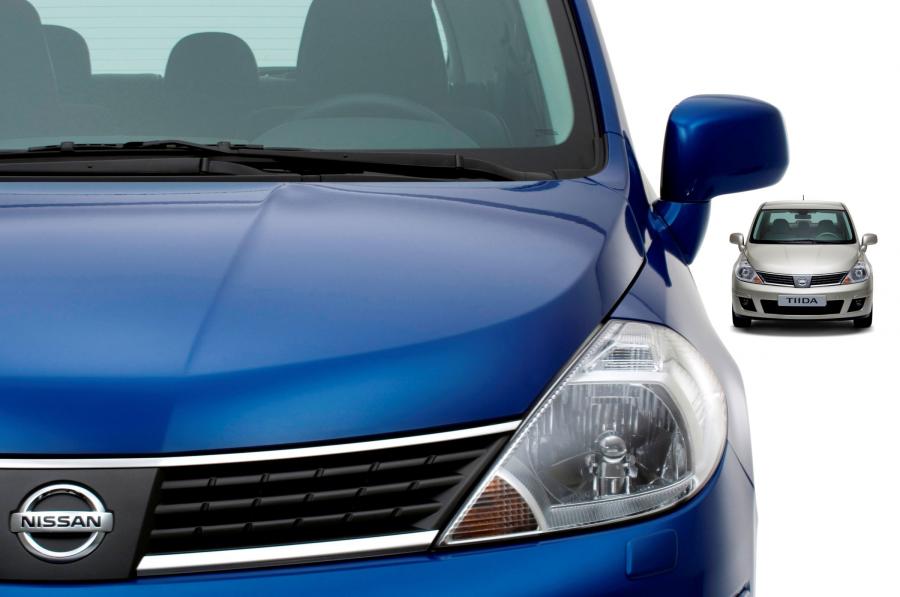  Nissan Tiida 2005 года  (фото 7 из 52)